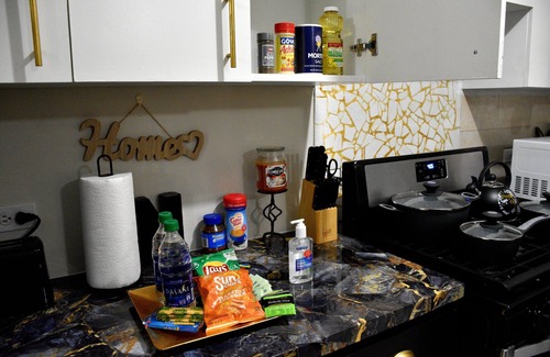 Nassau Apartamento | Beautifully Spacious 1BDR/ FREE PARKING