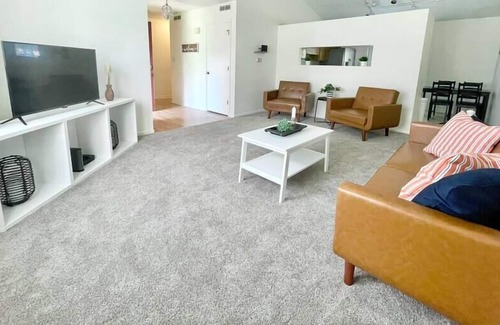 Acton Casa | Beautifully Updated 3bd/2ba, 2 Car Garage!