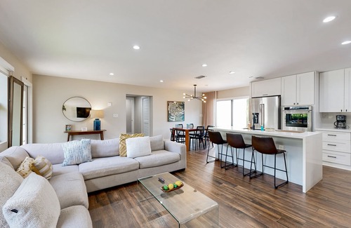 Riviera Estates Casa | Beautifully Updated Dog-Friendly Home with Free WiFi, and Enclosed Back Yard