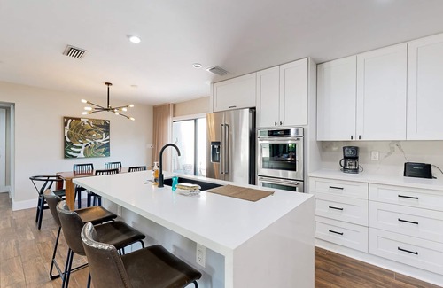Riviera Estates Casa | Beautifully Updated Dog-Friendly Home with Free WiFi, and Enclosed Back Yard