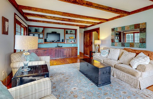 Quechee Casa | Beautifully updated home with spectacular valley views, washer/dryer, fireplaces