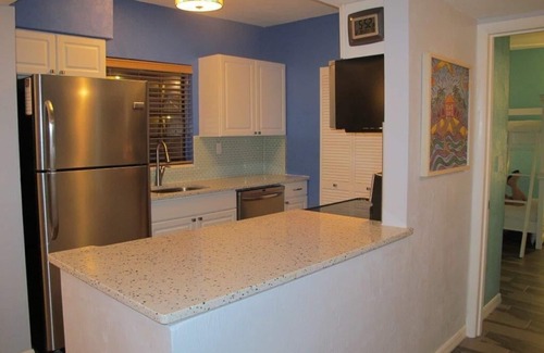 Ormond-by-the-Sea Condominio | Bellamente renovado y pasos de la playa y Wifi gratuito!
