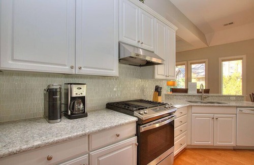 Heritage Woods Casa | Beautifully Decorated Beach Home in Sea Pines w/ Private Pool/Spa, Walk to Beach