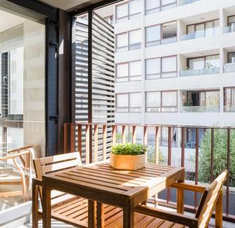 Apoquindo Apartamento | Beauty 2BR Haven for 5 in Lively Las Condes Oasis