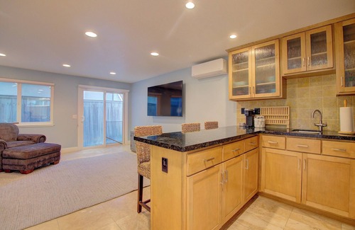 Hollywood Beach Casa | Beauty and the Beach offers Seaside Relaxation