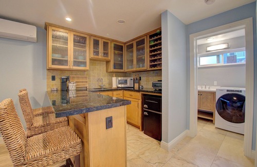 Hollywood Beach Casa | Beauty and the Beach offers Seaside Relaxation