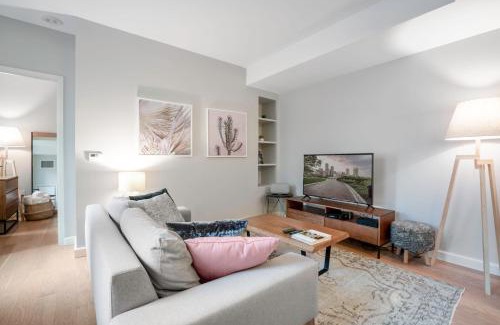 Bay Village Apartamento | Beauty in Back Bay 1BR w Gym nr the Common BOS-16