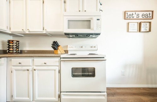 Rockrimmon Condominio | Beauty in the Springs"Entire Condo Great Location