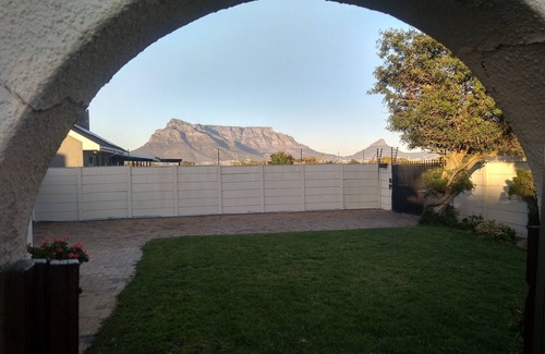 Cape Town Cabaña | Beauty, Location & Loads of Space...the perfect base from which to explore!