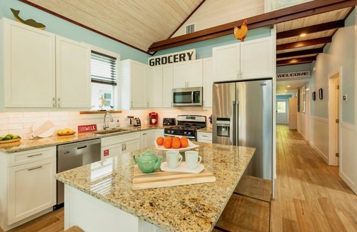 Midtown Casa | **BEAUTY OF THE BEACH** Monthly Beach House Rental + LAST KEY SERVICES…