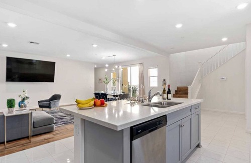 Chino Casa | Beauty on Brahman Ln