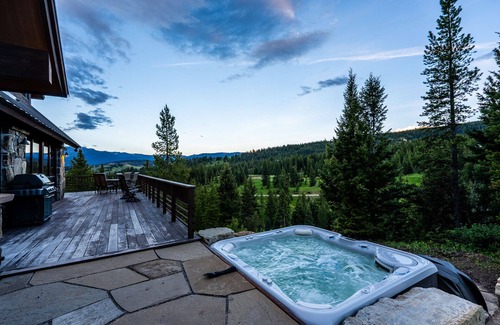 Gallatin Gateway Casa | En 20 acres - Bañera de hidromasaje! Cerca de Big Sky. Reserve su viaje de esquí ahora!