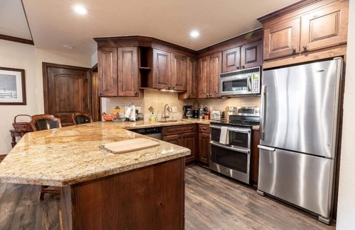 Beaver Creek Condominio | Beaver Creek TRUE Ski-in Ski-out! Great in the summer too! A/C in the unit.