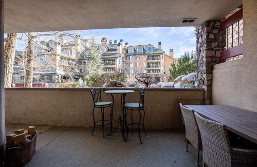 Beaver Creek Condominio | Beaver Creek TRUE Ski-in Ski-out! Great in the summer too! A/C in the unit.