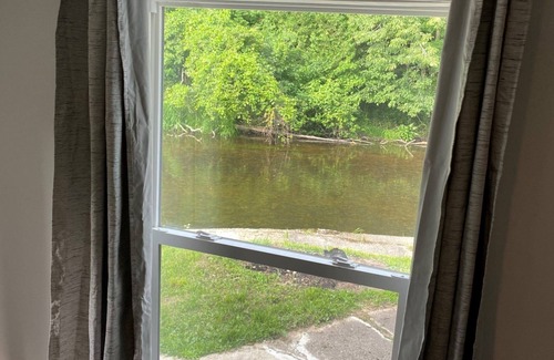 Barryton Casa | Beaver Den - A relaxing stay on the Chippewa River!