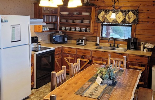 Sylvan Shores Cabina | Beaver Lake Cabin with Boat Dock/Swim Deck/Boat Slips, Incredible Lake View!