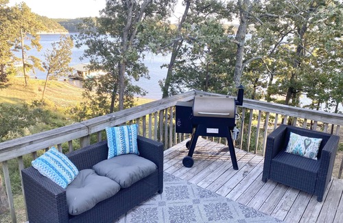 Rogers Casa | Beaver Lake Front! Hot-Tub! Private Gated Oasis!