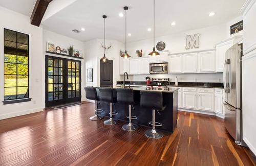 Garfield Casa | Beaver Lake Getaway 3BR w/ Hot Tub, Fire Pit & Boat Parking!