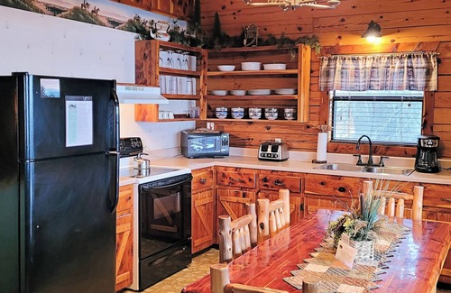 Sylvan Shores Cabina | Beaver Lake View Cabin with Lake Access, Boat Dock, Boat Slips, Incredible View