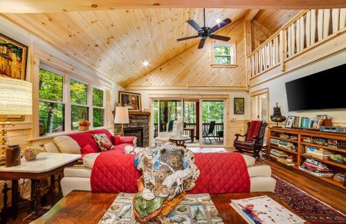 Adirondack Casa | Beaver Pond Lodge