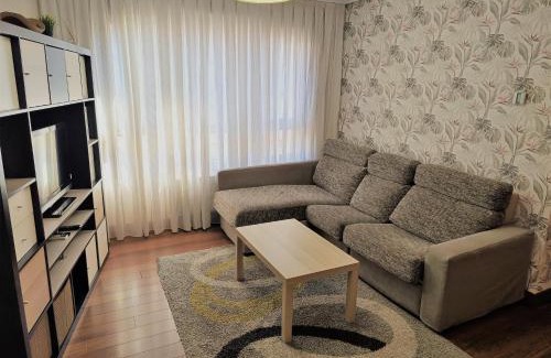 Barakaldo Apartamento | BEC, Hospital Cruces, parking gratis, wifi, AA, a 15 min de Bilbao