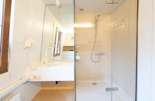 South Antwerp Cama Y Desayuno | Because the Night city lodge
