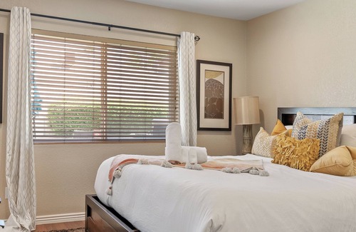 Covey Casa | Beck’s Place – Modern 3 BDR w/ Tons of Outdoor Space! Pet Friendly