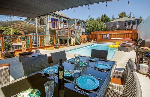 Guerneville Casa | Bed and Biscuit