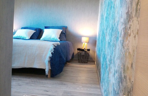 Les Cotes de Corps Cama Y Desayuno | Bed and Breakfast 'La Chambre De L'Obiou 1' with Lake View, Shared Garden and Wi-Fi