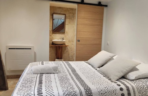 Sainte-Engrace Cama Y Desayuno | Alojamiento y desayuno "Jolie" con vistas a la montaña, terraza privada y Wi-Fi