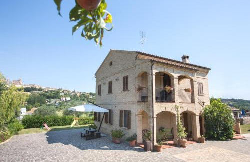 Civitanova Alta Cama Y Desayuno | Bed and breakfast Aratro & Rosmarino