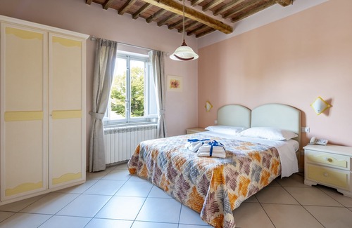 Vicopelago Cama Y Desayuno | Bed and Breakfast Alma
