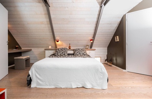 Arzano Cama Y Desayuno | Alojamiento y desayuno 'Cassiopé' con piscina compartida, terraza compartida y Wi-Fi