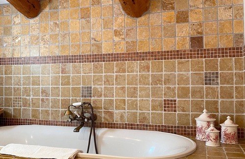 Murato Cama Y Desayuno | Alojamiento y desayuno 'Colomba' con piscina compartida, Wi-Fi y aire acondicionado