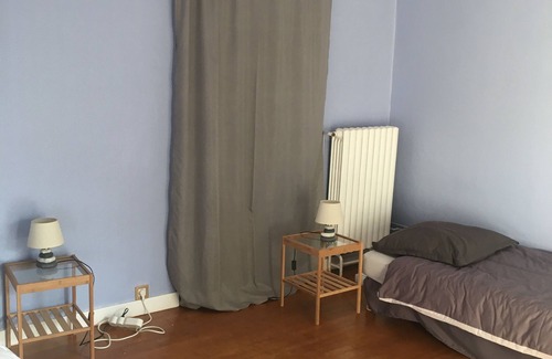 Saint-Montan Casa | Bed and breakfast for 2 - 4 people in a large property with children's play area