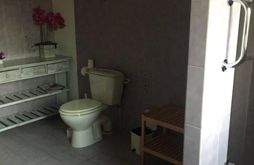 Saint-Montan Casa | Bed and breakfast for 2 - 4 people in a large property with children's play area
