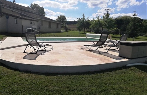Monclar Cabaña | CASA my confortable EN EL CAMPO CON PISCINA, castillos cerca, golf, cavallos,