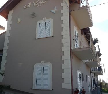 Piazza-Tralia-Pendolo Cama Y Desayuno | Bed And Breakfast Il Ceppo Wild