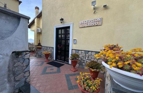 Piazza-Tralia-Pendolo Cama Y Desayuno | Bed And Breakfast Il Ceppo Wild