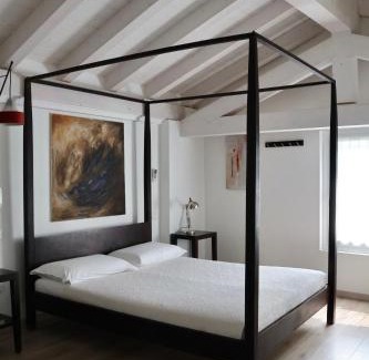 Adrara San Martino Cama Y Desayuno | Bed and Breakfast Casa del Nonno