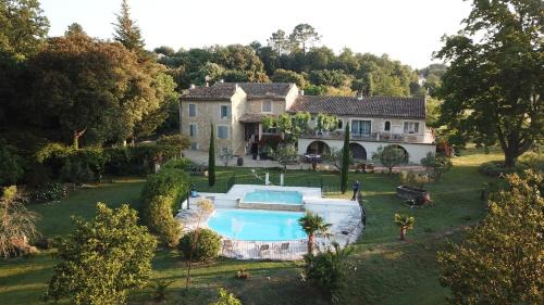 Suze-la-Rousse Cama Y Desayuno | Bed and Breakfast Le Moulin De Champdurand
