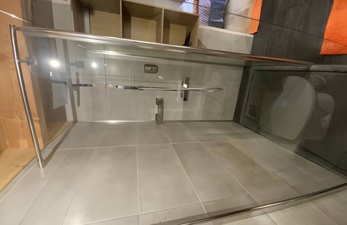 Quartier des Espesses Cama Y Desayuno | Bed and Breakfast 'Orange' con piscina compartida, Wi-Fi y aire acondicionado