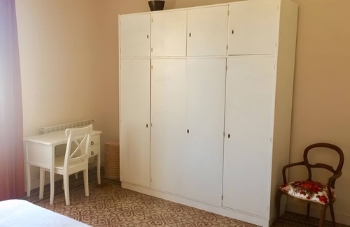 Salinelles Cama Y Desayuno | Bed and Breakfast 'Printemps' con terraza compartida, jardín privado y Wi-Fi