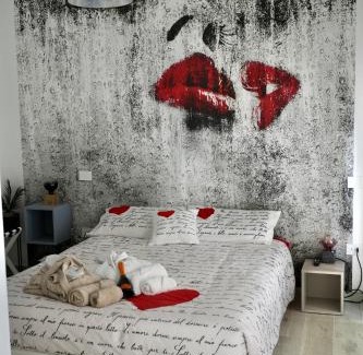 San Benedetto del Tronto Apartamento | Bed Art Relaxing Suite - Appartamento con Sauna Love Suite Gallery