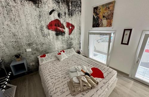 San Benedetto del Tronto Apartamento | Bed Art Relaxing Suite - Appartamento con Sauna Love Suite Gallery