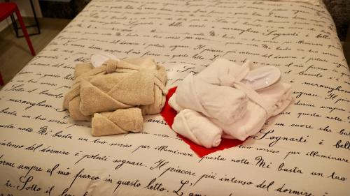 San Benedetto del Tronto Apartamento | Bed Art Relaxing Suite - Appartamento con Sauna Love Suite Gallery