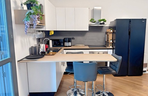Bergamo Apartamento | Bed & Bergamo Holiday Home in neighborhood surrounded by greenery, 5km from the airport!