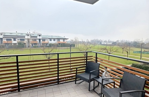 Bergamo Apartamento | Bed & Bergamo Holiday Home in neighborhood surrounded by greenery, 5km from the airport!