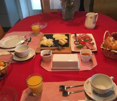 Enges Cama Y Desayuno | Bed & Breakfast aux Enges