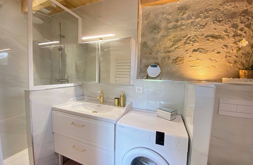 Lasserre Cama Y Desayuno | Bed & Breakfast avec salon, kitchinette, terrasse, jardin privé et clos